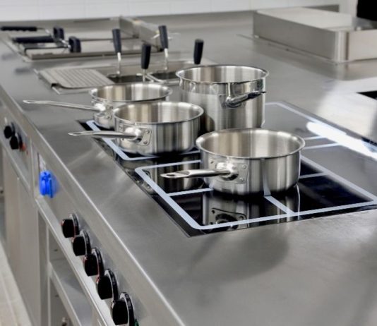 מטבחי חוץ וציוד מקצועי לחוויית בישול מושלמת